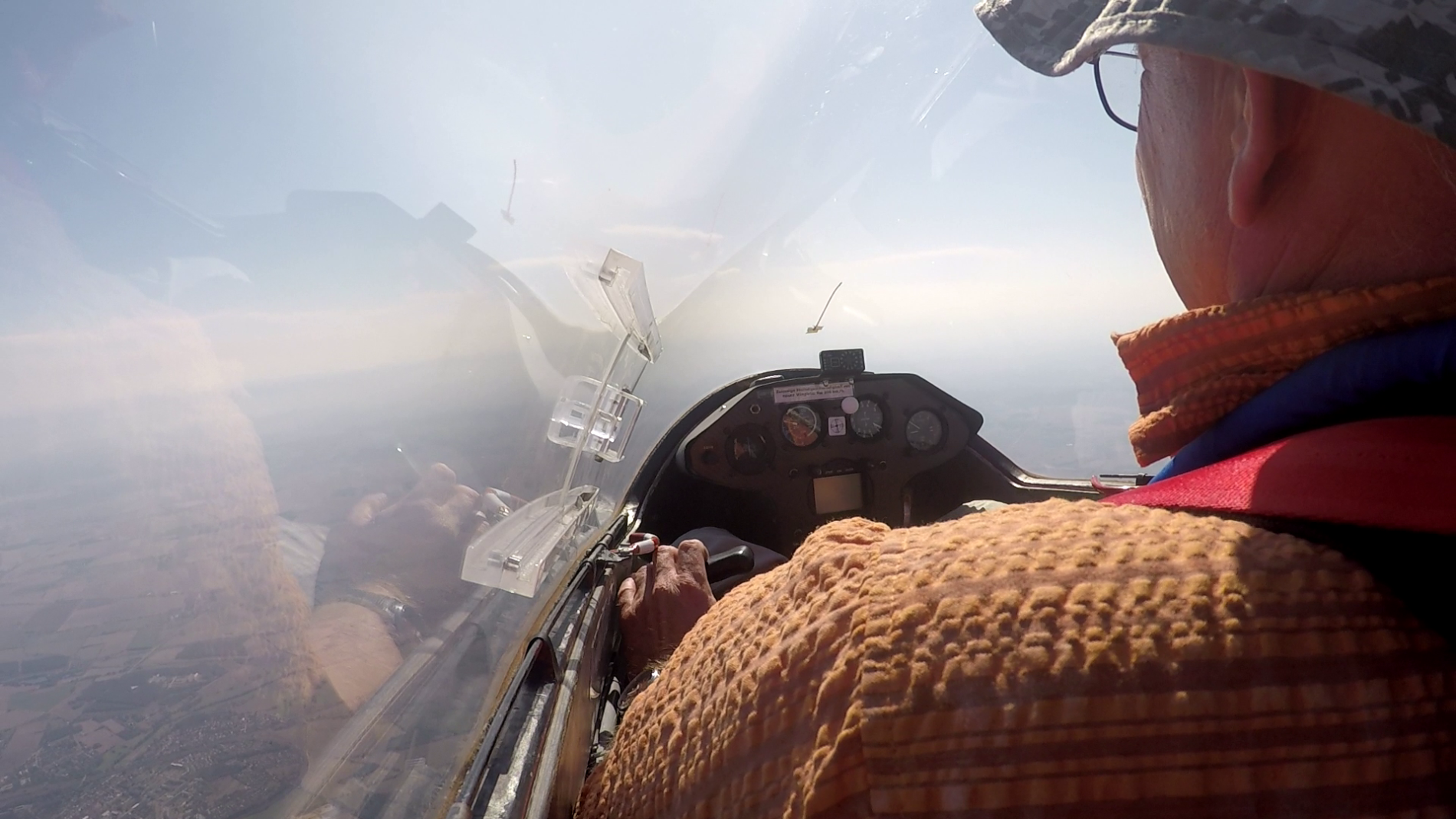 Flutter Tests on the fs33 - Akaflieg Stuttgart